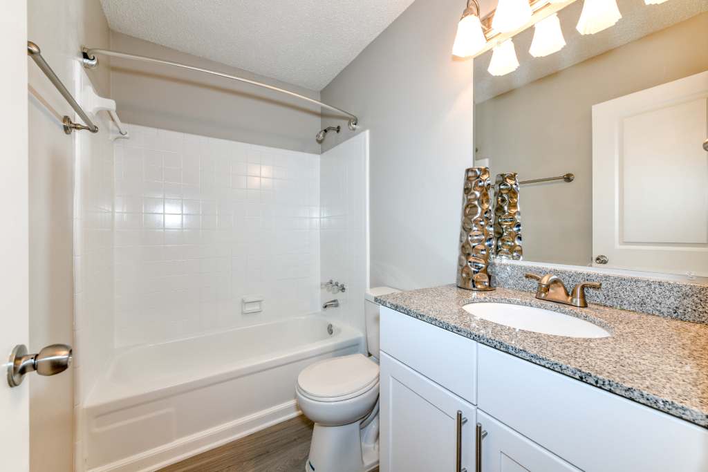 Photos of Veridian Apts at 1800 Windridge Dr, Sandy Springs GA 30350.